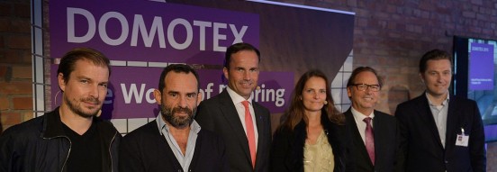 Auftaktpressekonferenz der Deutschen Messe AG, Stefan Diez, Vorsitzender der Innovations@DOMOTEX Jury, München (l-r), Roberto Palomba, Architekt und Designer, Palomba Serafini Associati, Mailand, Dr. Jochen Köckler, Mitglied des Vorstandes der Deutschen Messe AG, Hannover, Stefanie Fuhrmann, Innenarchitektin Augustinum, Freiburg, Johannes Schulte, Geschäftsführer Vorwerk Teppichwerke und Paul De Cock, President UNILIN Flooring, Belgien in Berlin. (Foto: Deutsche Messe AG Hannover/Rainer Jensen)